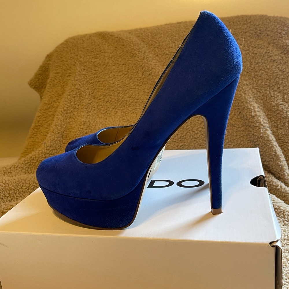 ALDO Capecoral blue heel.